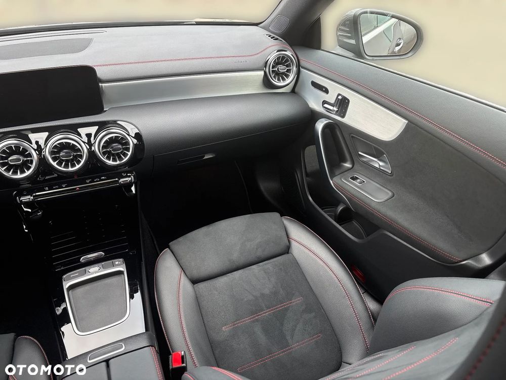 Mercedes-Benz CLA 200 mHEV 7G-DCT - 20
