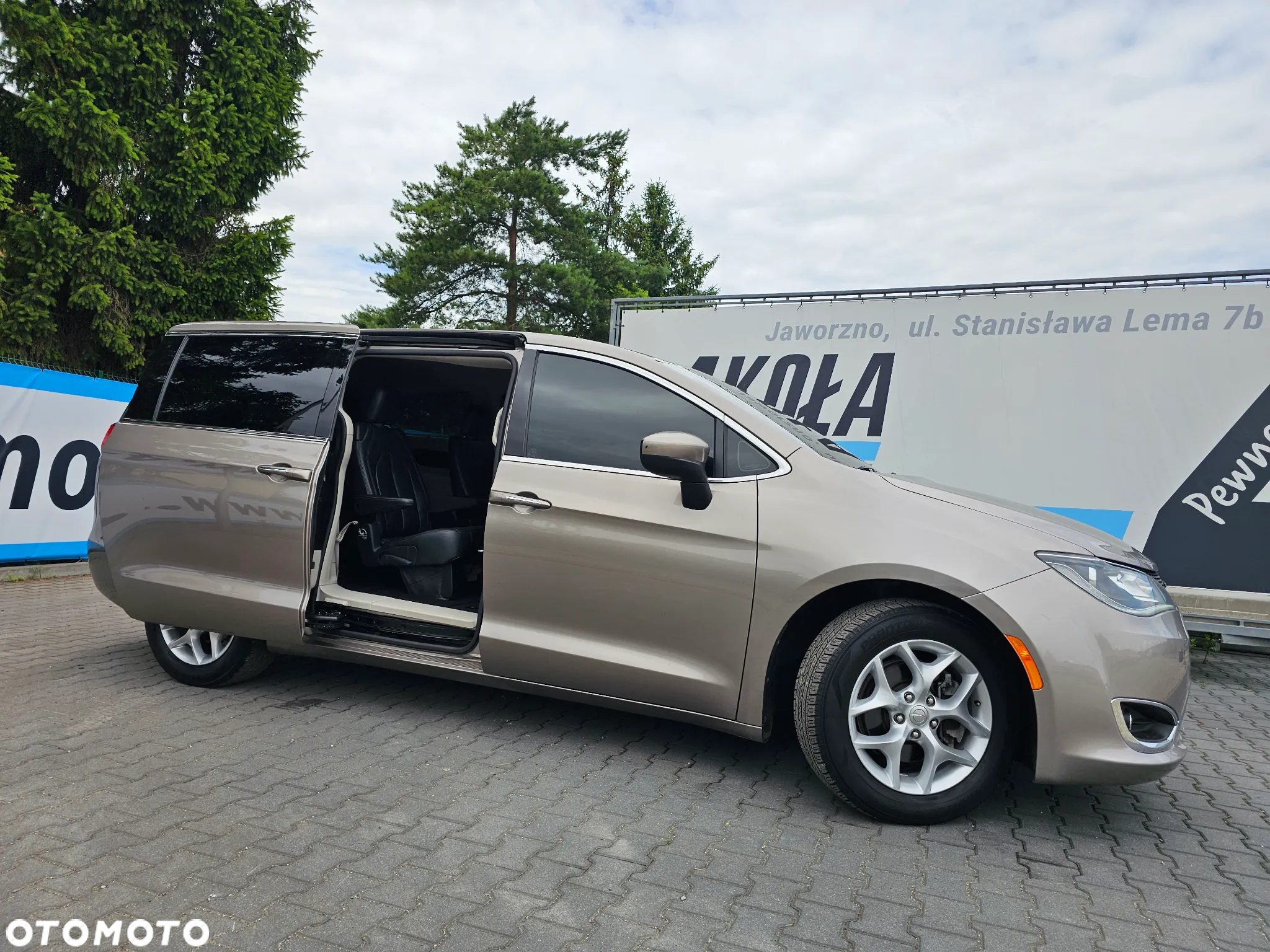 Chrysler Pacifica - 3