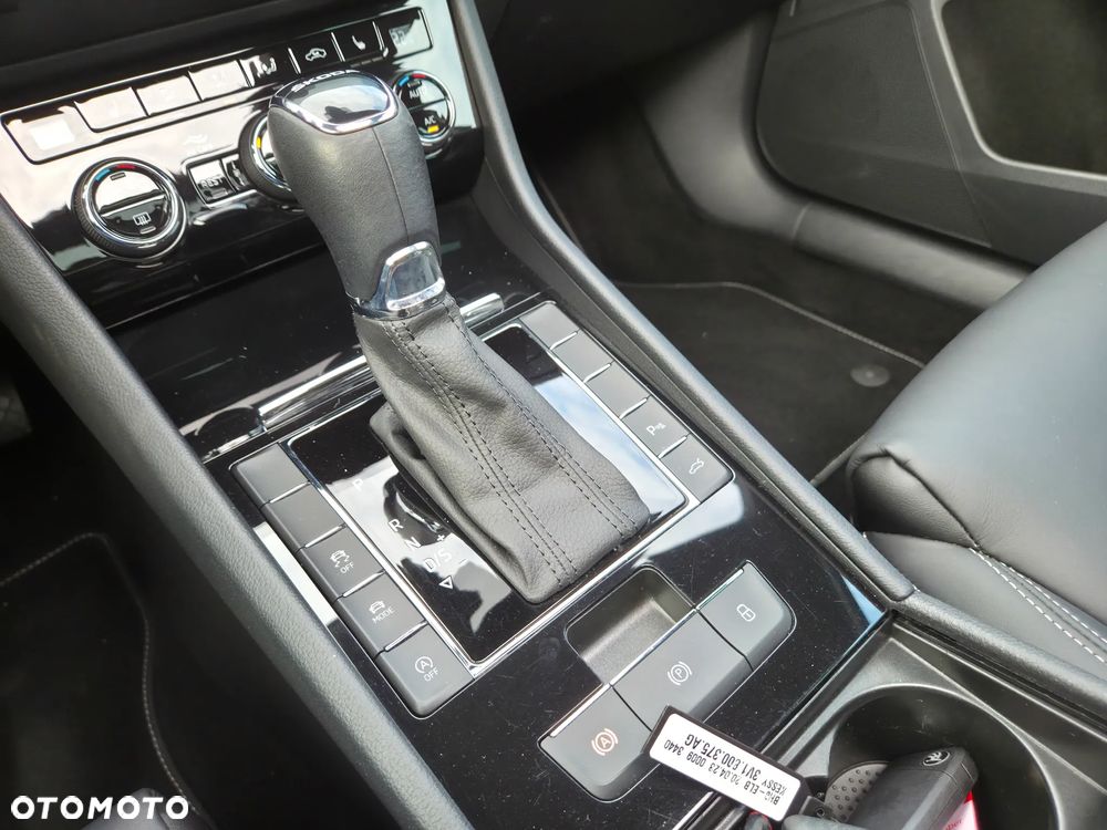 Skoda Superb 2.0 TDI SCR L&K DSG - 16