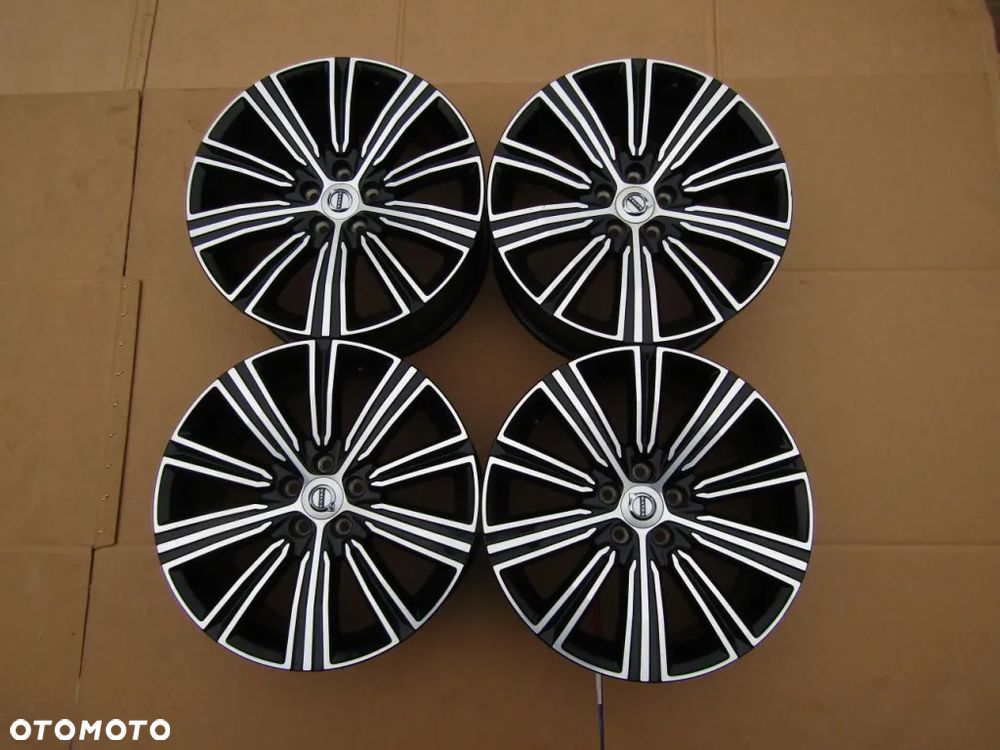 4x Felgi 18 Volvo S40 V60 S90 V90 C30 S60 XC40 XC60 8j 5x108 ET42 - 22