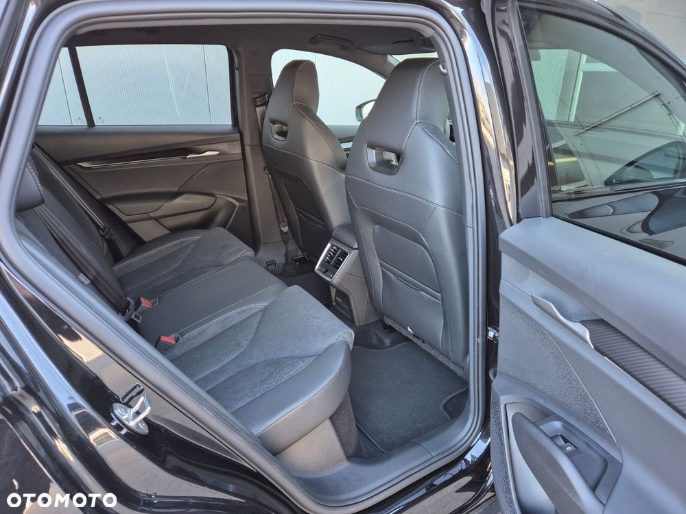 Skoda Elroq 60 63kWh Sportline - 11