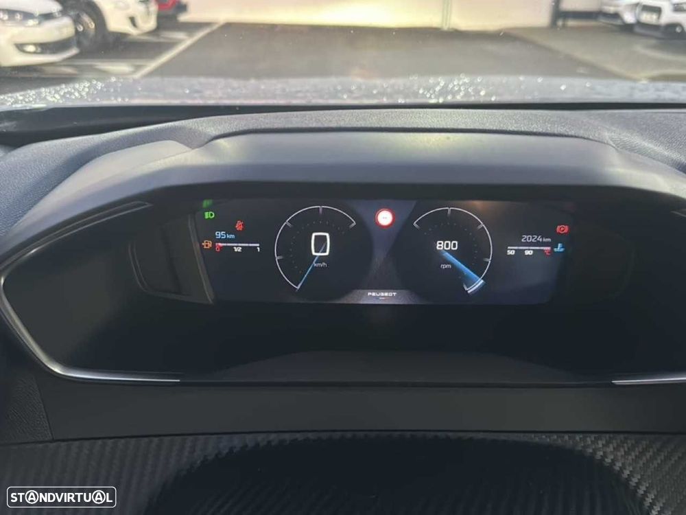 Peugeot 2008 1.2 PureTech Allure - 17