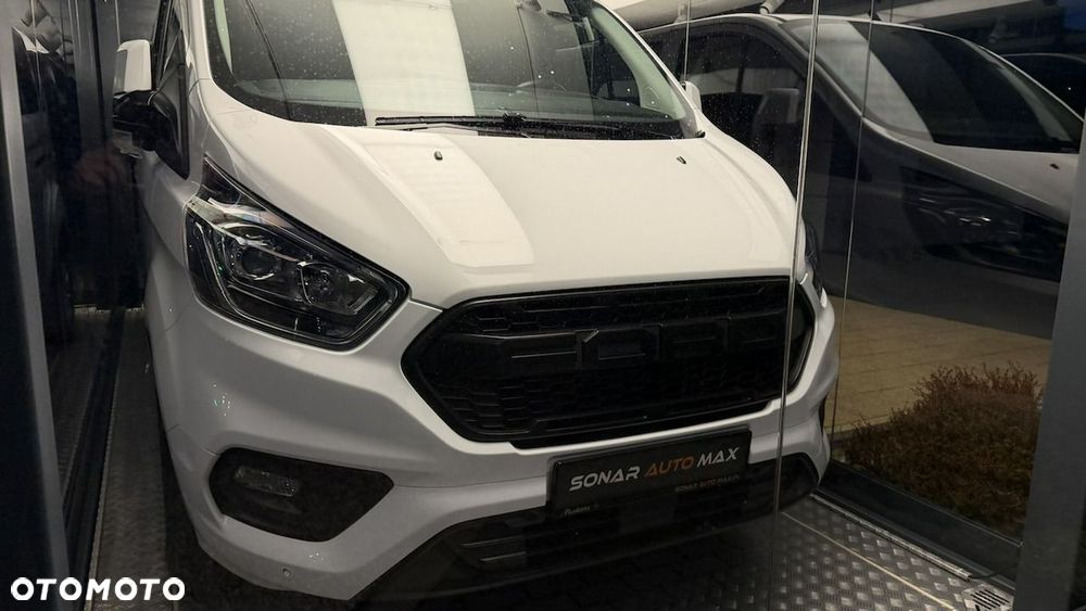 Ford Tourneo Custom - 13