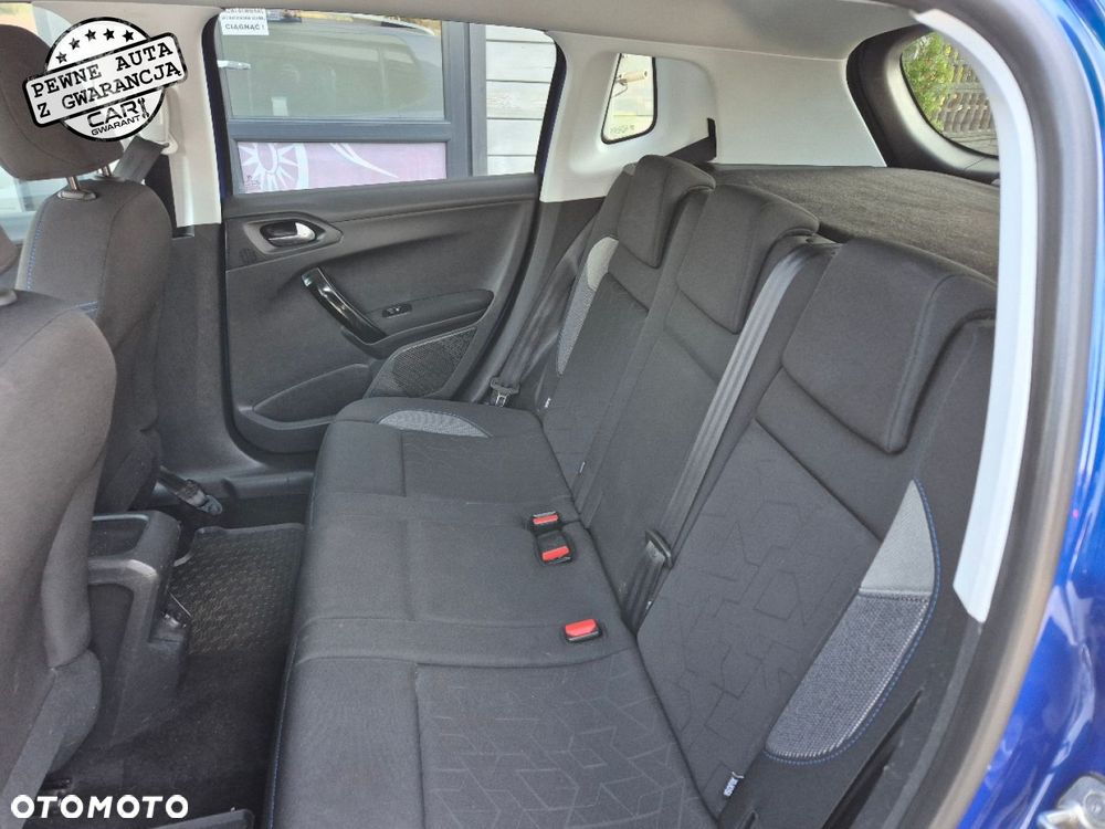 Peugeot 2008 1.2 Pure Tech Signature - 16