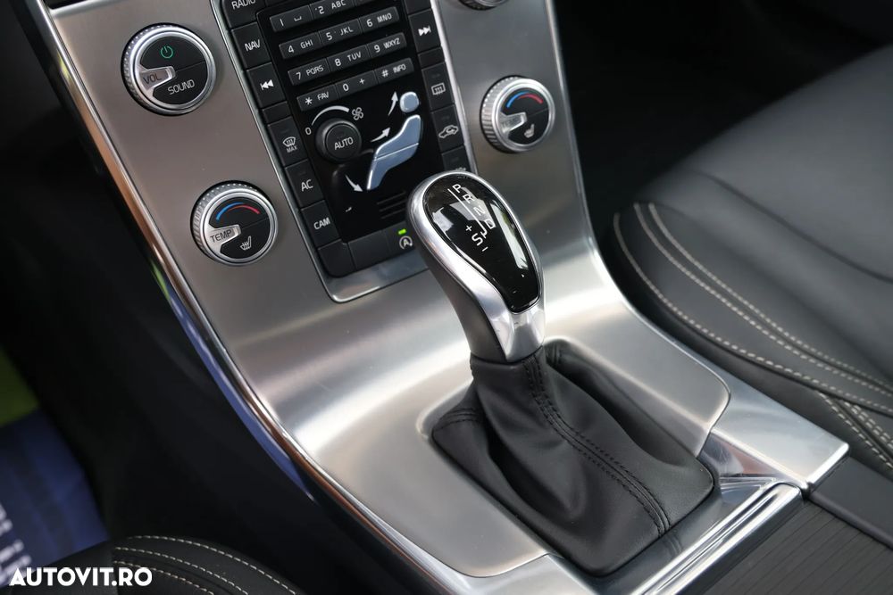 Volvo V60 D2 Basic - 27