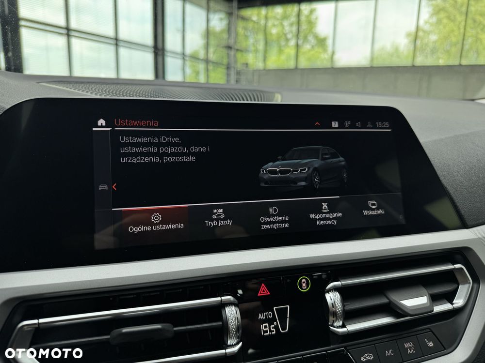 BMW Seria 3 318i - 32
