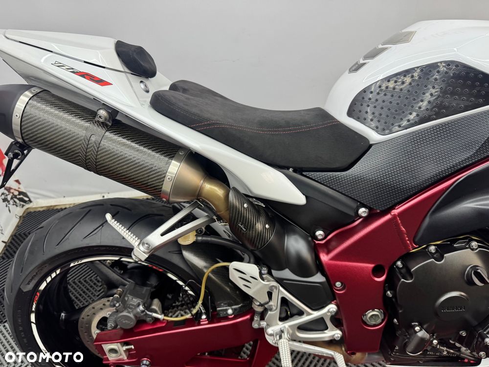 Yamaha R1 - 34