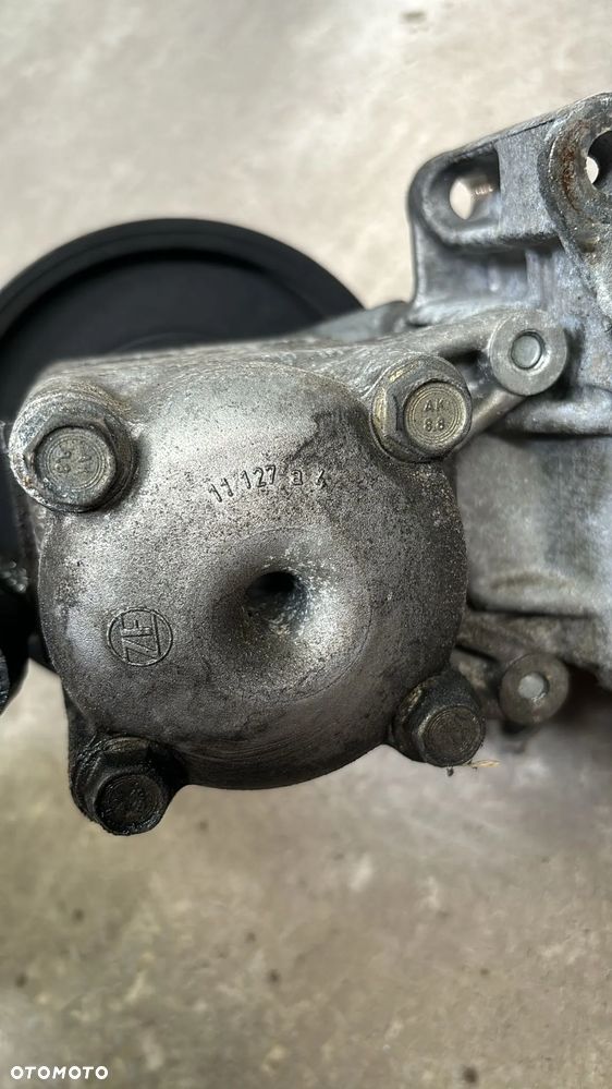 łapa mocowanie z pompą  wspomagania  BMW E46  (A3/4) - 2