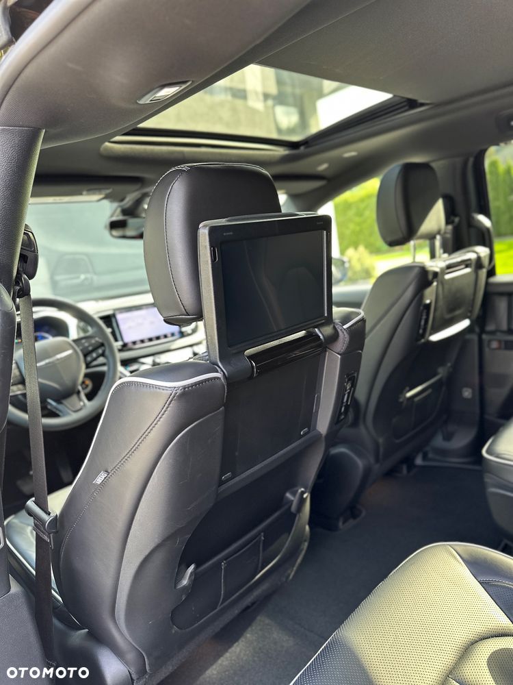 Chrysler Pacifica - 19