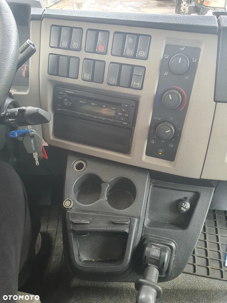 Volvo FL - 8