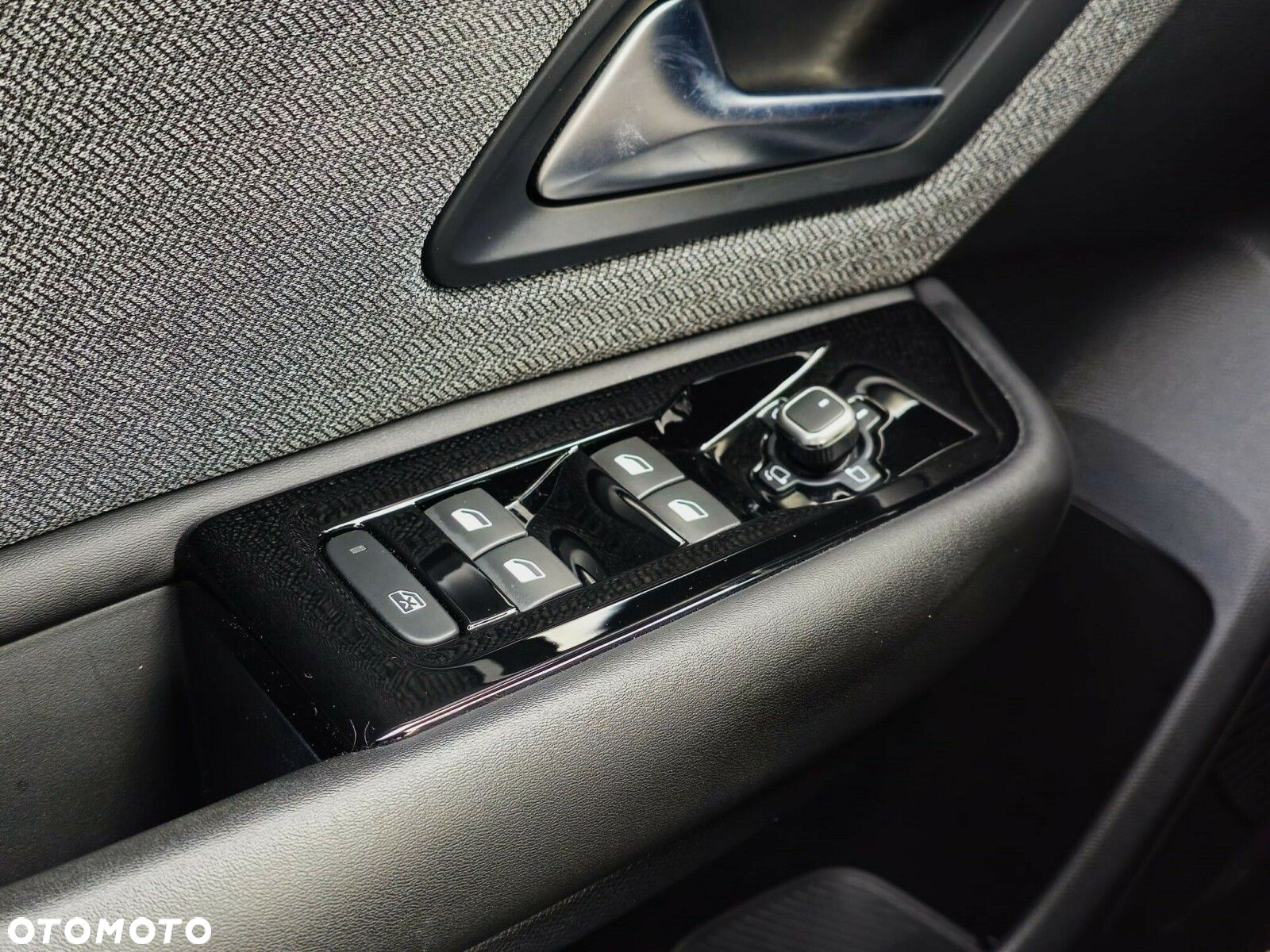 Citroën C5X 1.2 PureTech Shine EAT8 - 27
