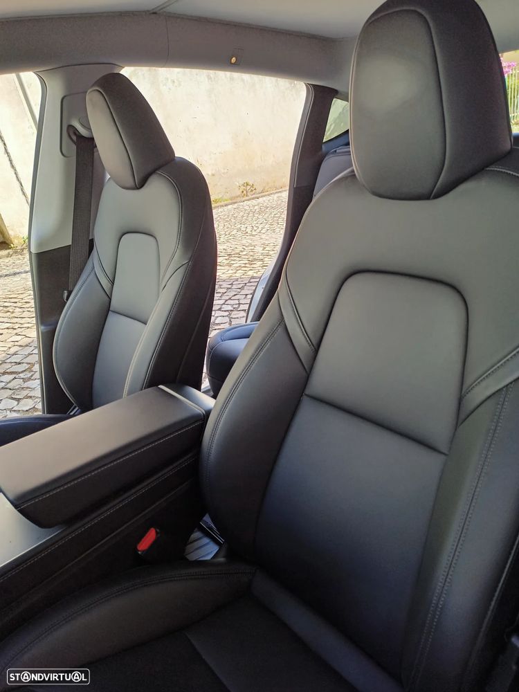 Tesla Model Y Long Range Tração Integral - 18