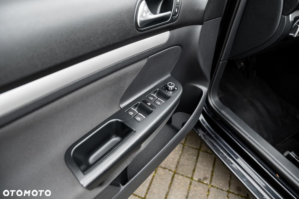 Volkswagen Golf - 16