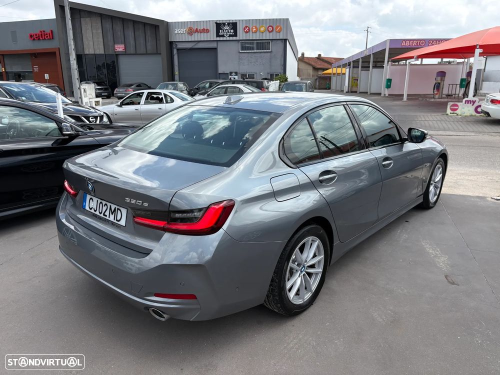 BMW 320 e Line Luxury Auto - 4