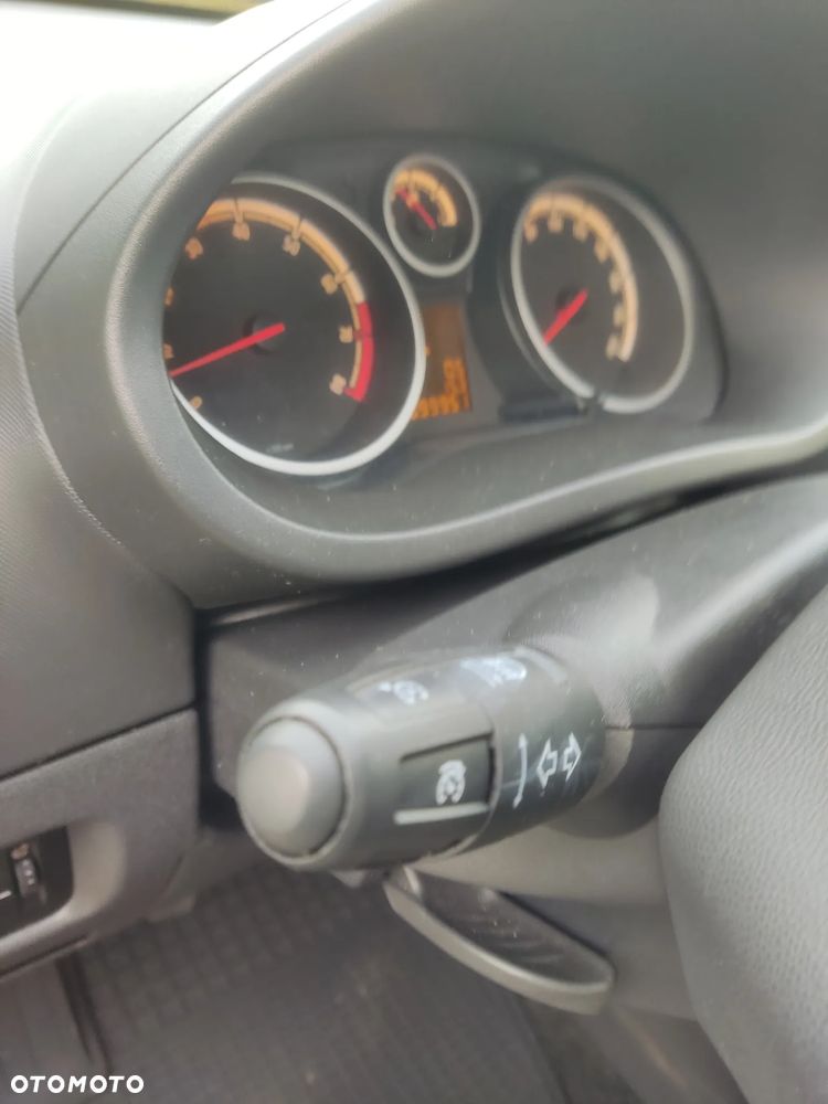Opel Corsa 1.2 16V Cosmo - 21