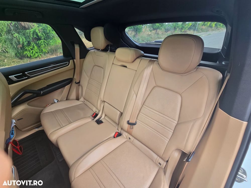 Porsche Cayenne Standard - 18