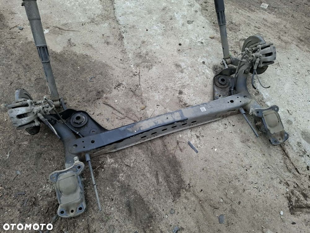 BELKA TYLNA ZAWIESZENIA OŚ SKODA OCTAVIA III KOMPLETNA - 3