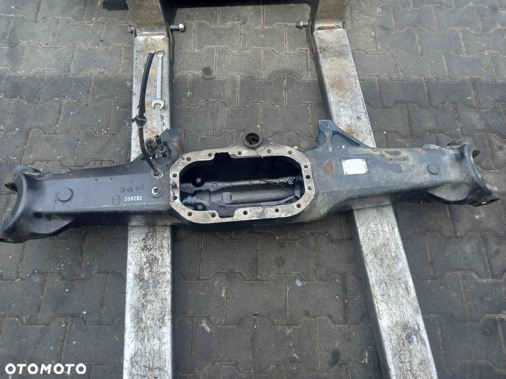 Obudowa pochwa przedniej osi Deutz Fahr Agrotron 180.7 - 1