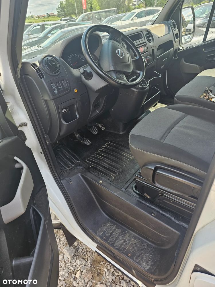 Nissan NV400 - 13