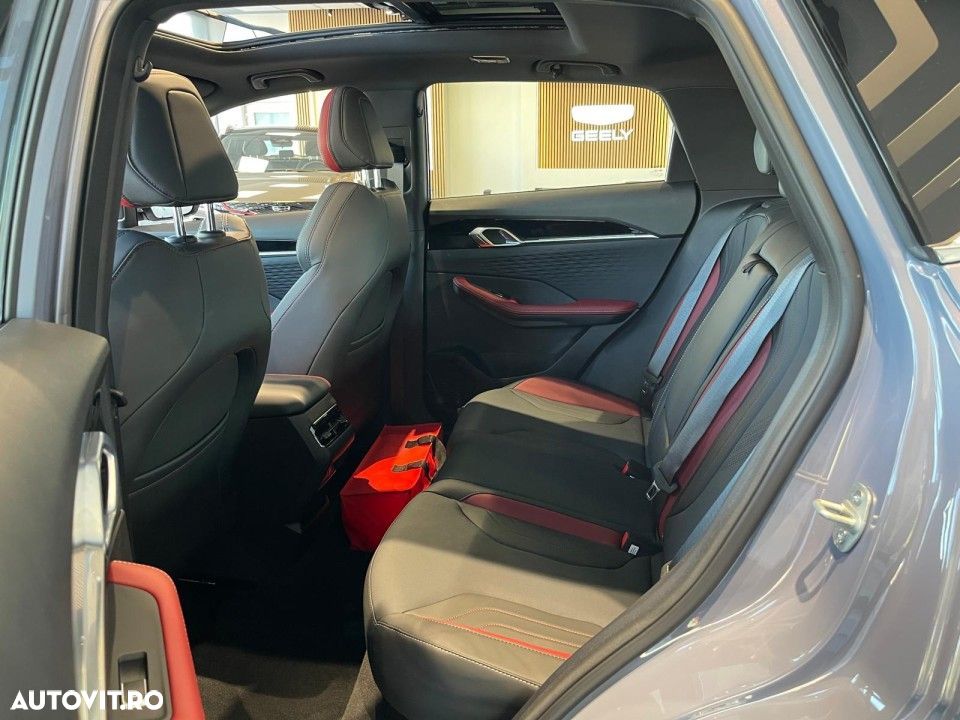 Geely Coolray - 10