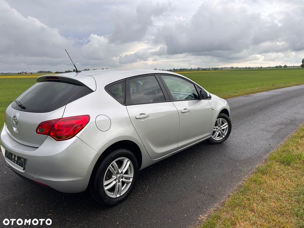 Opel Astra 1.4 T Cosmo - 7