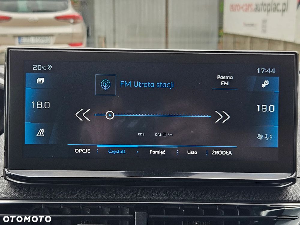 Peugeot 3008 1.2 PureTech Road Trip S&S EAT8 - 32