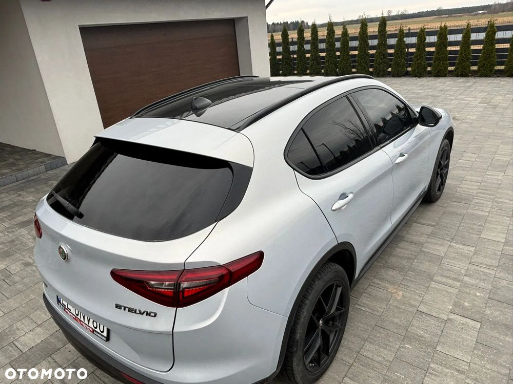 Alfa Romeo Stelvio - 7