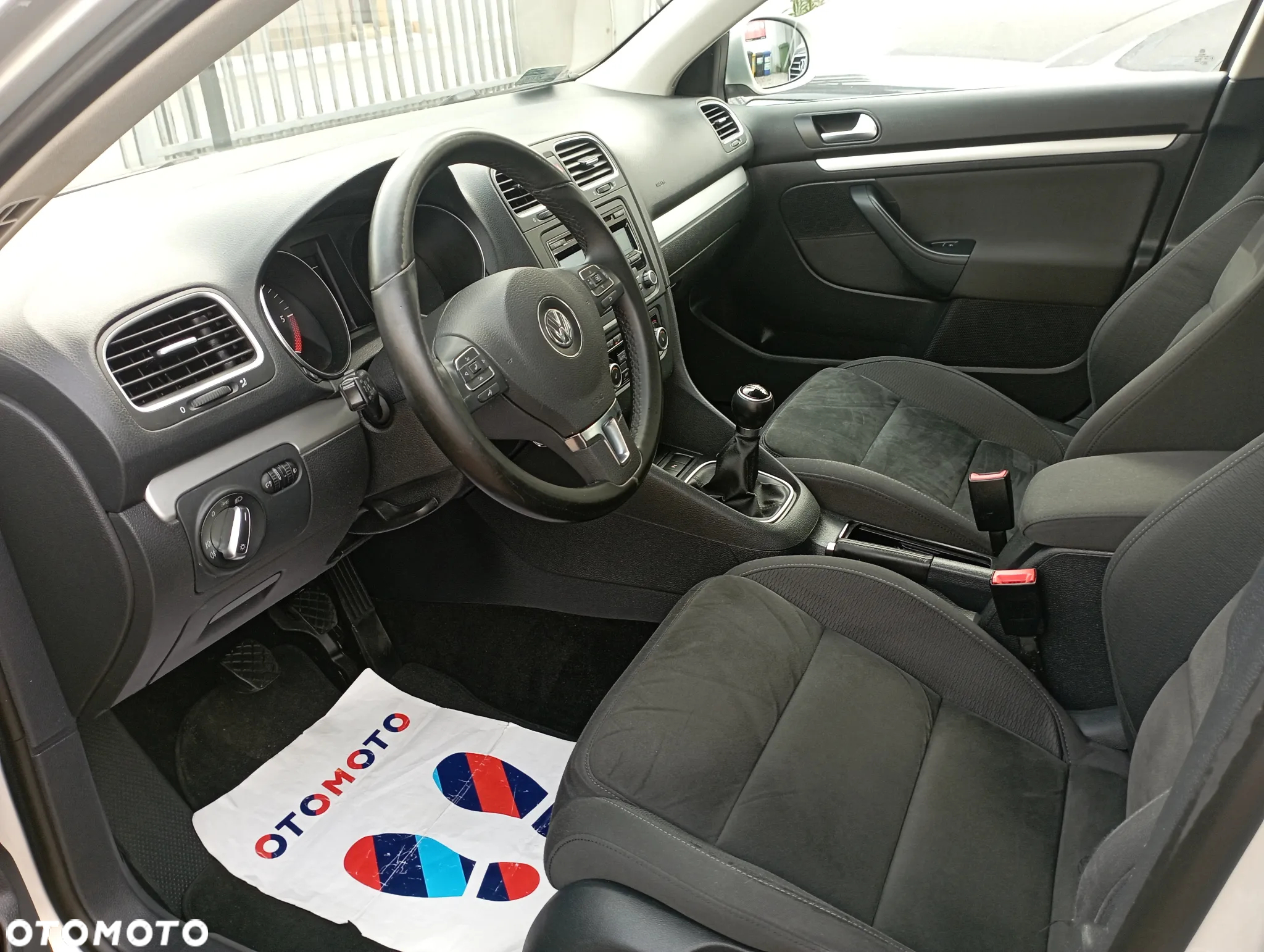 Volkswagen Golf VI 1.6 TDI Highline - 7