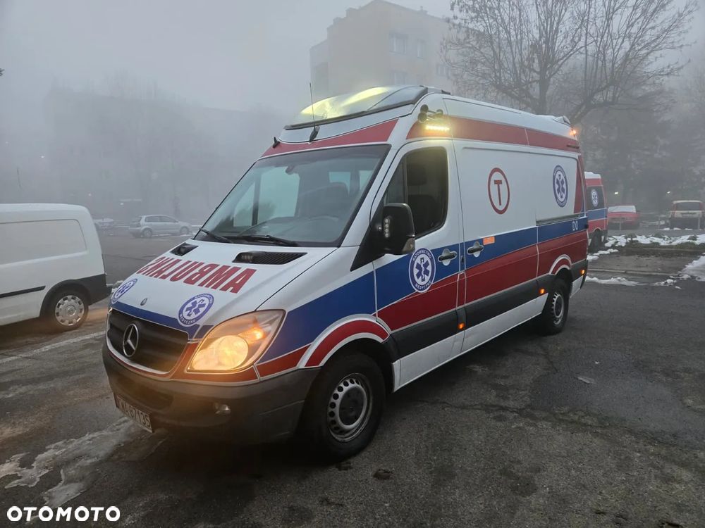 Mercedes-Benz 319 CDI Sprinter Karetka Ambulans Auto-Form karetkizwadowic.pl - 5