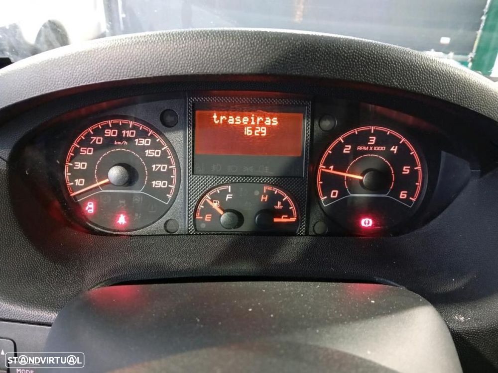 Peugeot Boxer 2.2 BLUEHDI 333 L2H2 PREMIUM c/iva - 4