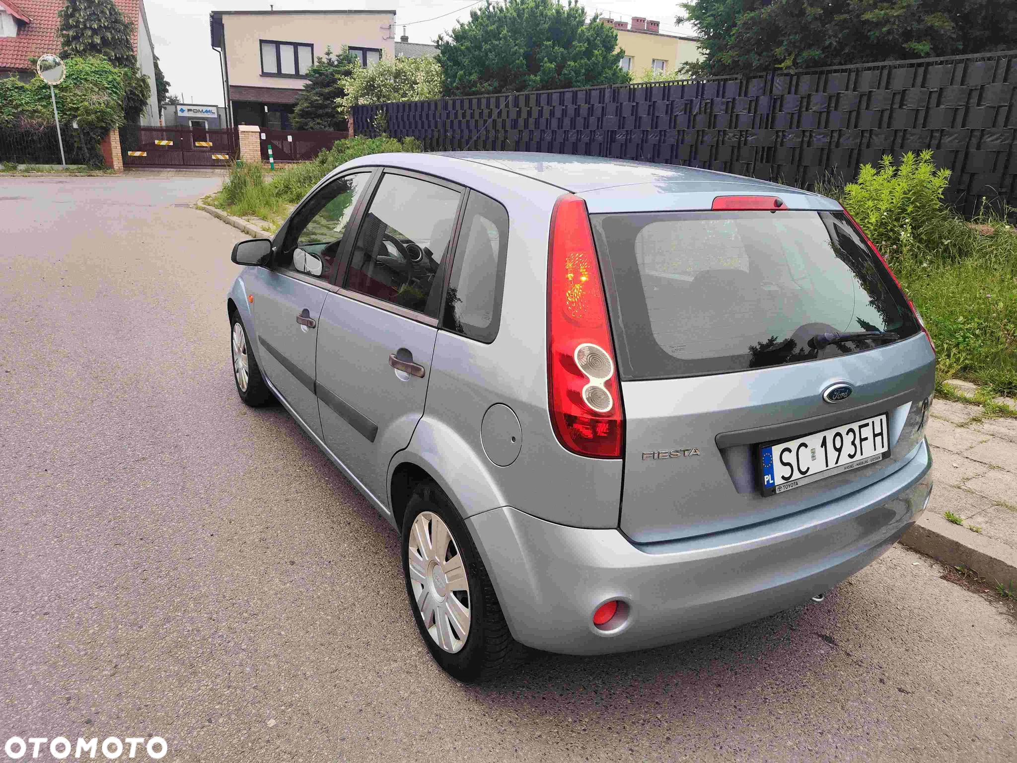 Ford Fiesta 1.3 Ambiente - 3