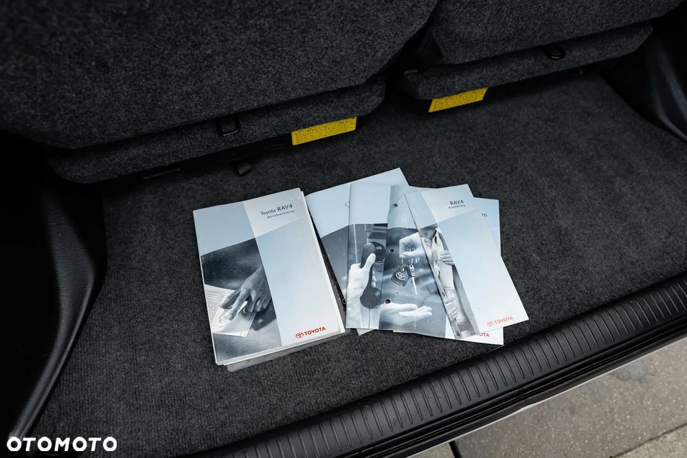 Toyota RAV4 1.8 VVT-i Luna 2WD - 19