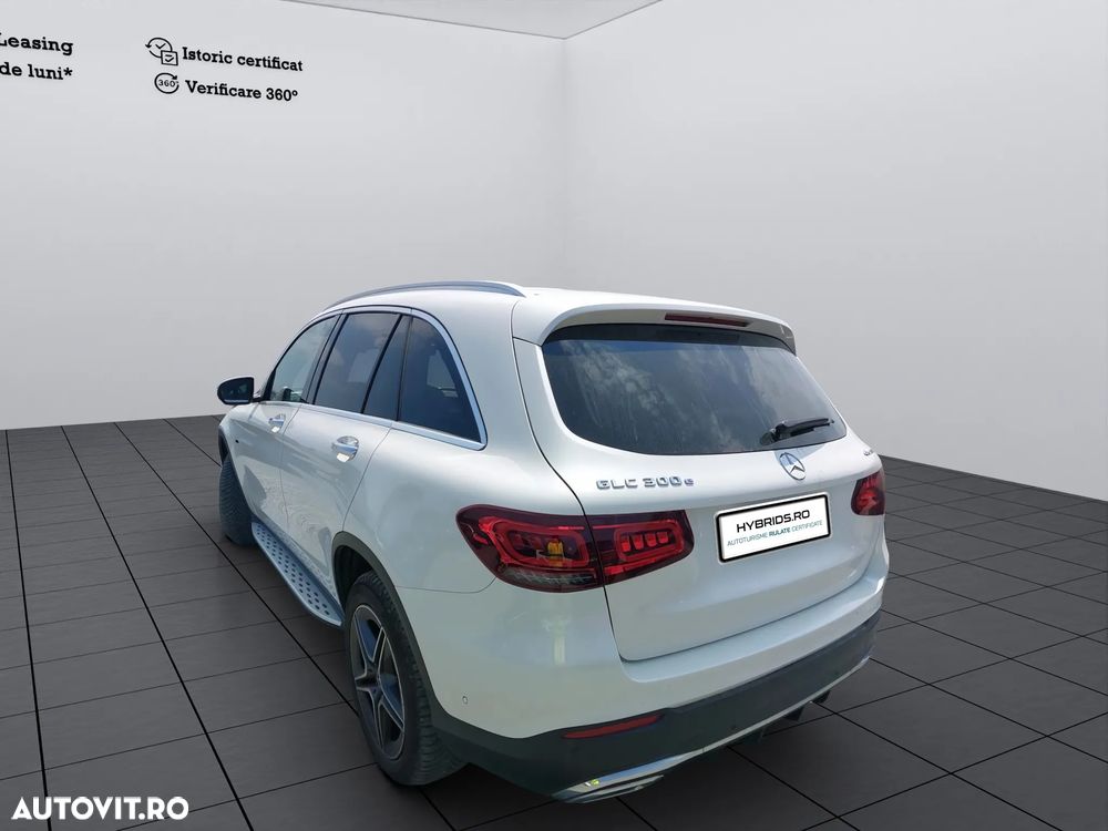 Mercedes-Benz GLC 300 e 4Matic 9G-TRONIC AMG Line - 2