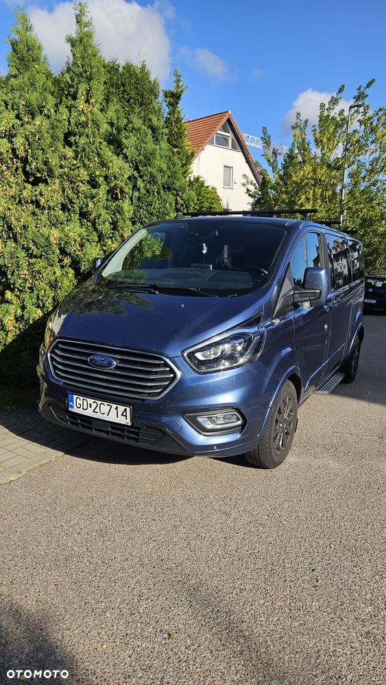 Ford Tourneo Custom - 1