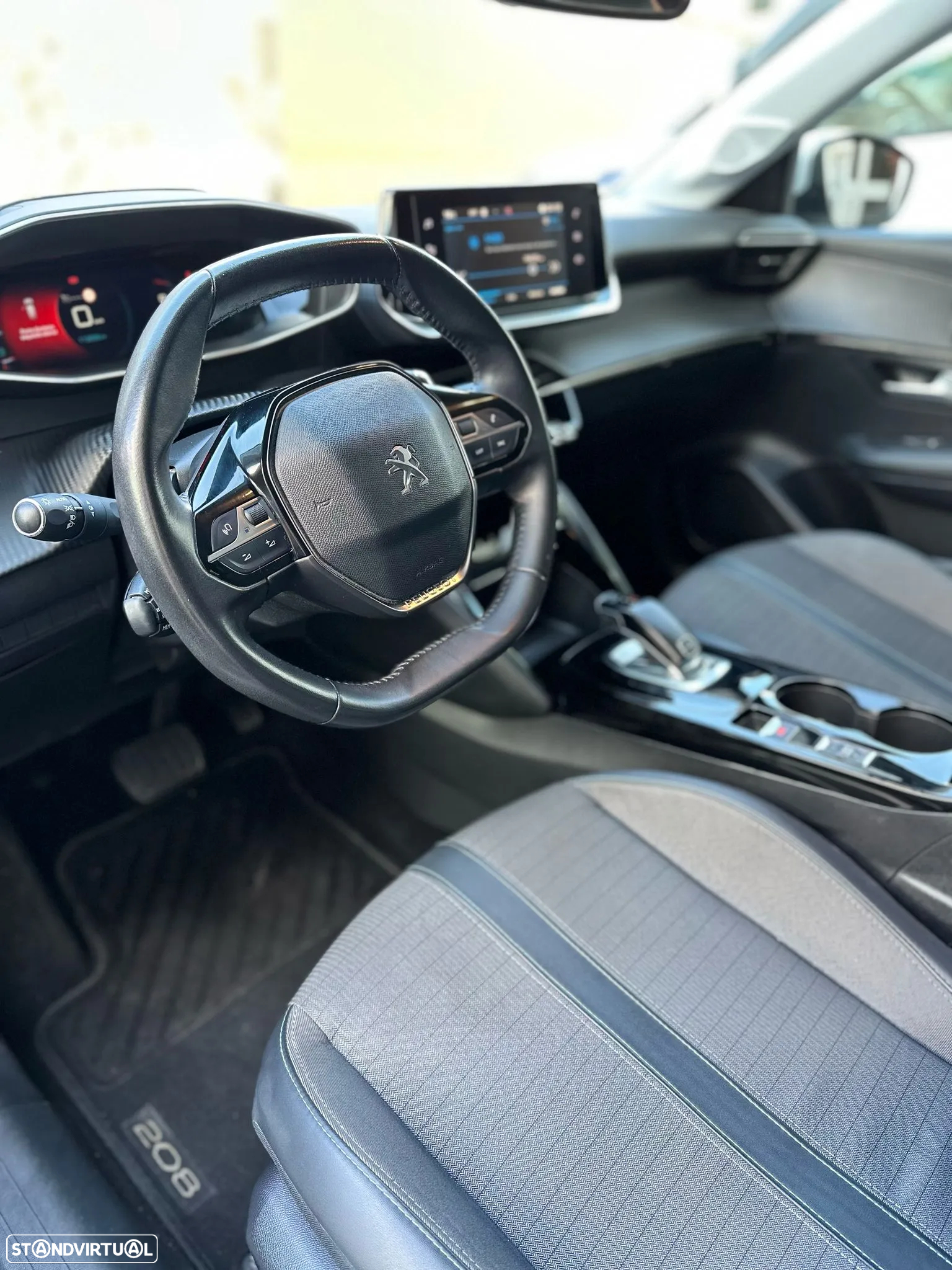 Peugeot 208 1.2 PureTech Allure EAT6 - 8