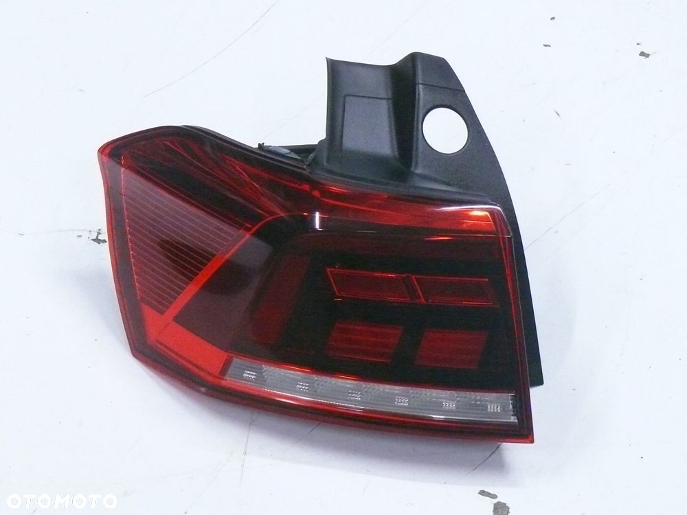 LAMPA TYLNA LEWA VOLKSWAGEN PASSAT B8 KOMBI 2019 LIFT - 1