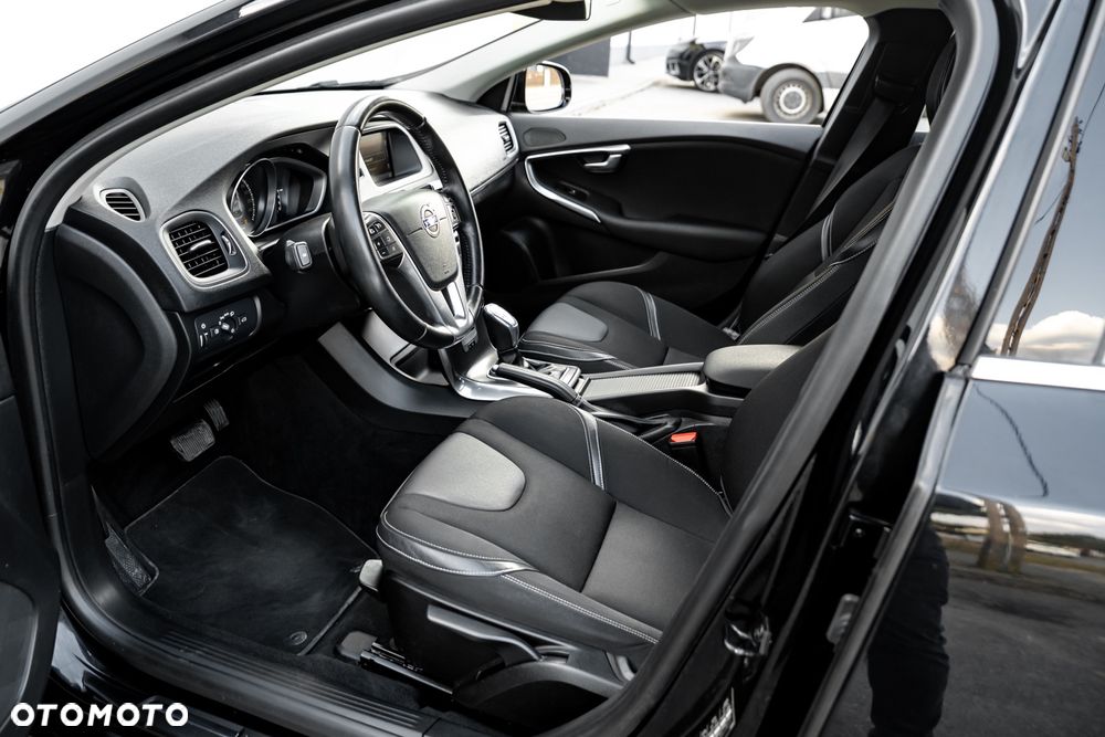 Volvo V40 D3 Geartronic Summum - 17