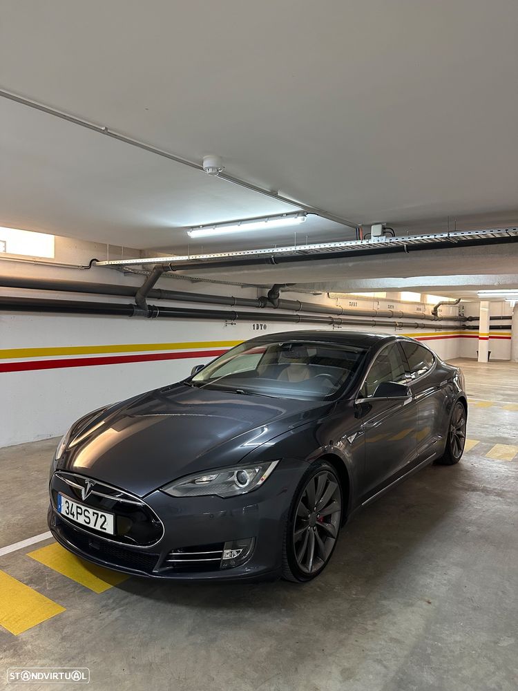 Tesla Model S P85D - 2