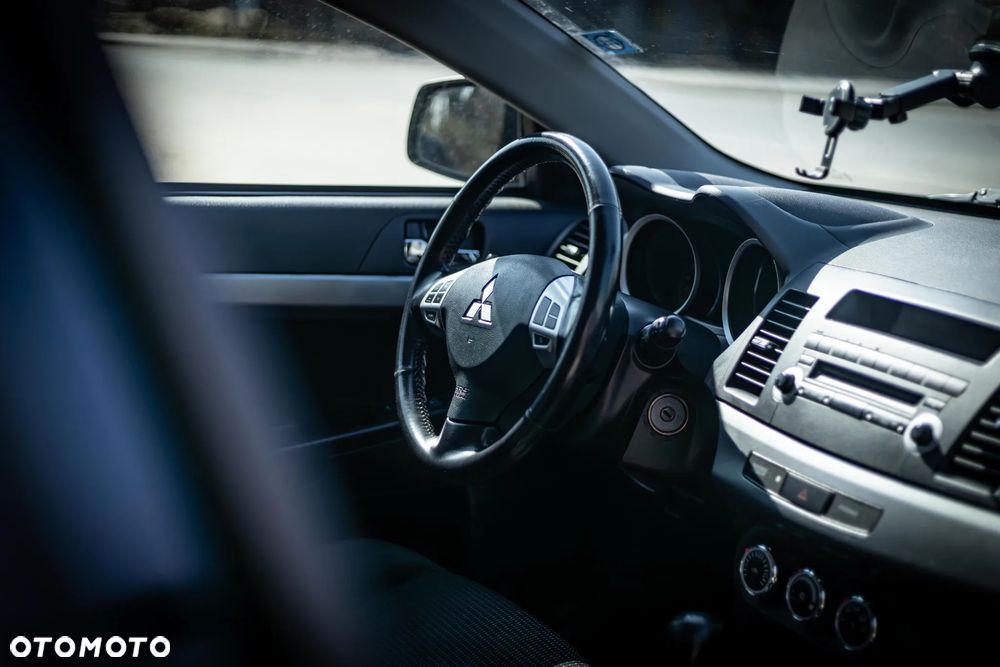 Mitsubishi Lancer 1.8 Invite - 5