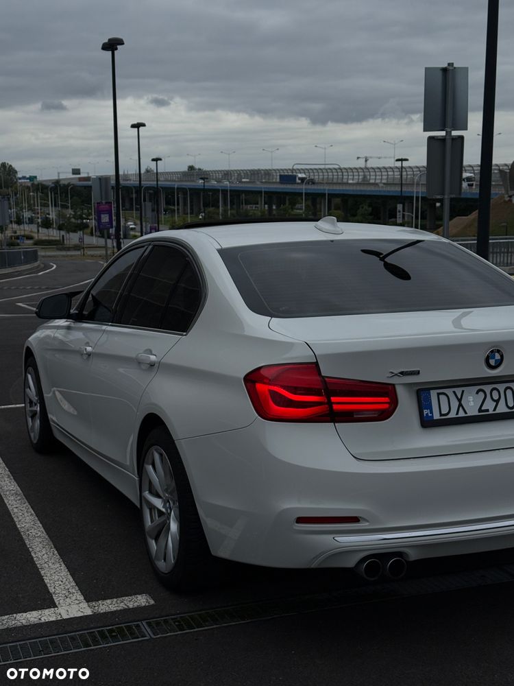 BMW Seria 3 330i - 8