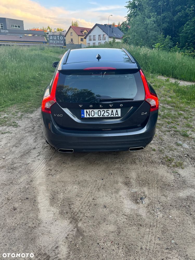 Volvo V60 D4 Summum - 10