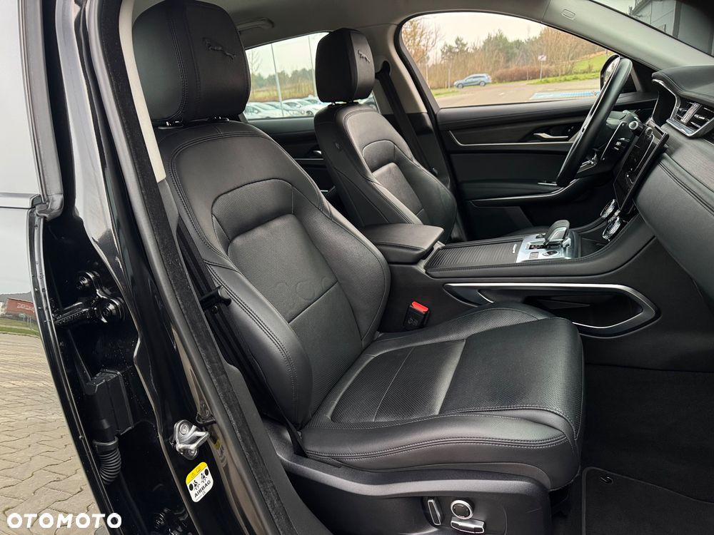 Jaguar F-Pace D200 AWD R-Dynamic SE - 25