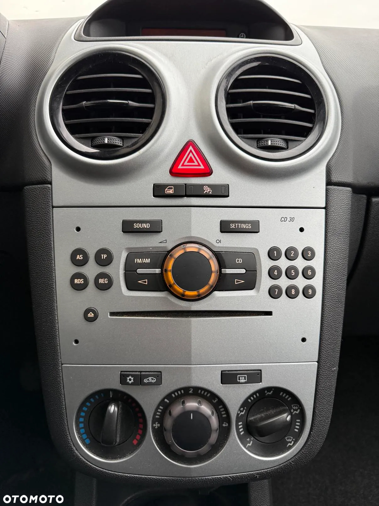Opel Corsa 1.2 16V Essentia - 14