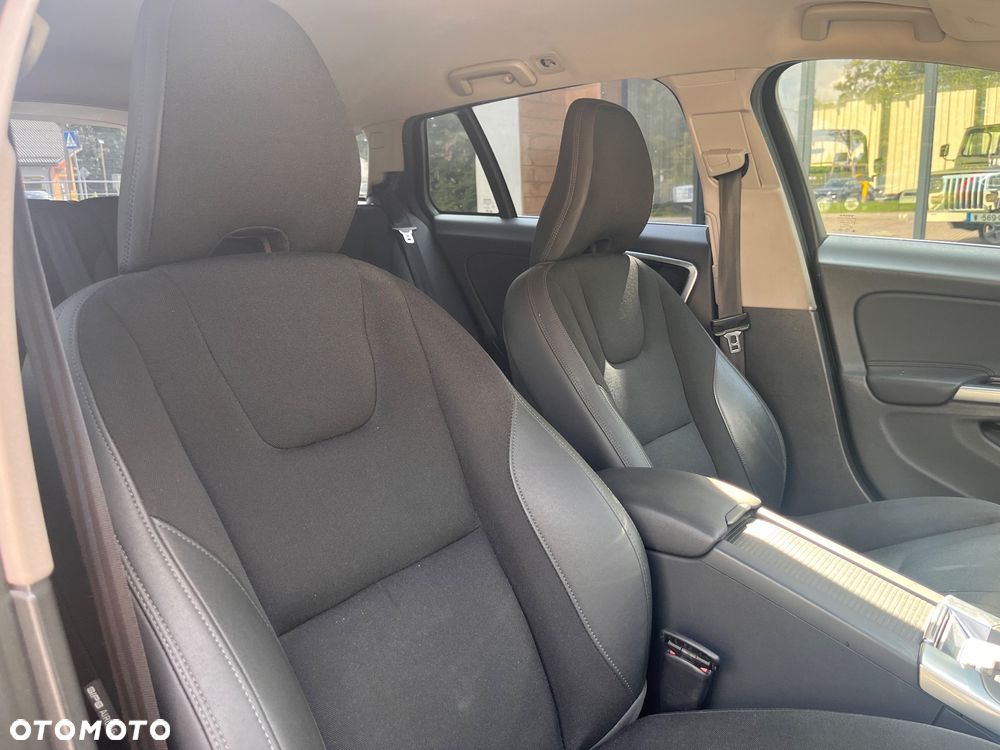 Volvo V60 D3 Geartronic - 28