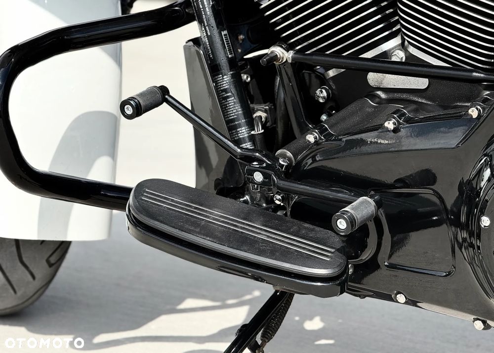 Harley-Davidson Touring Road Glide - 19