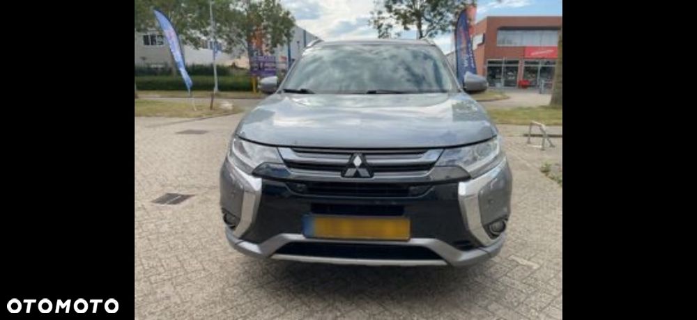 Mitsubishi Outlander Intense + - 28