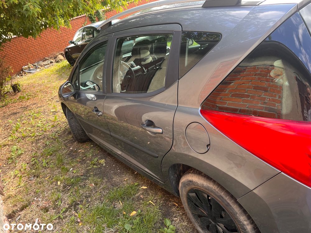 Peugeot 207 1.6 HDi - 6