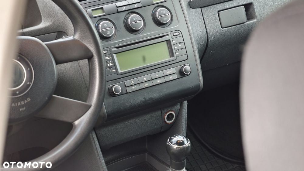 Volkswagen Touran - 11