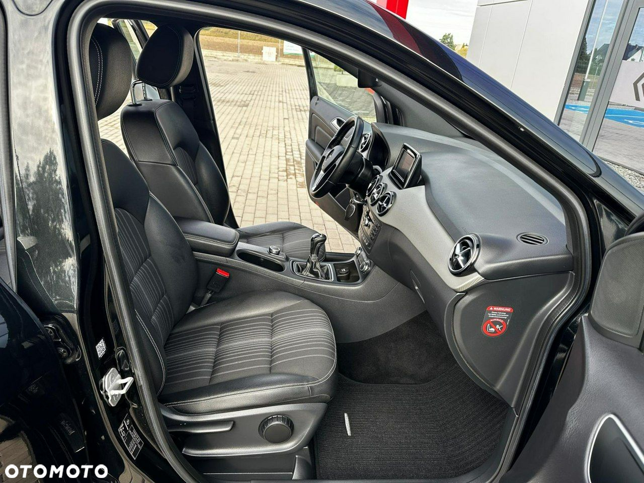 Mercedes-Benz Klasa B 200 UrbanStyle Edition - 14