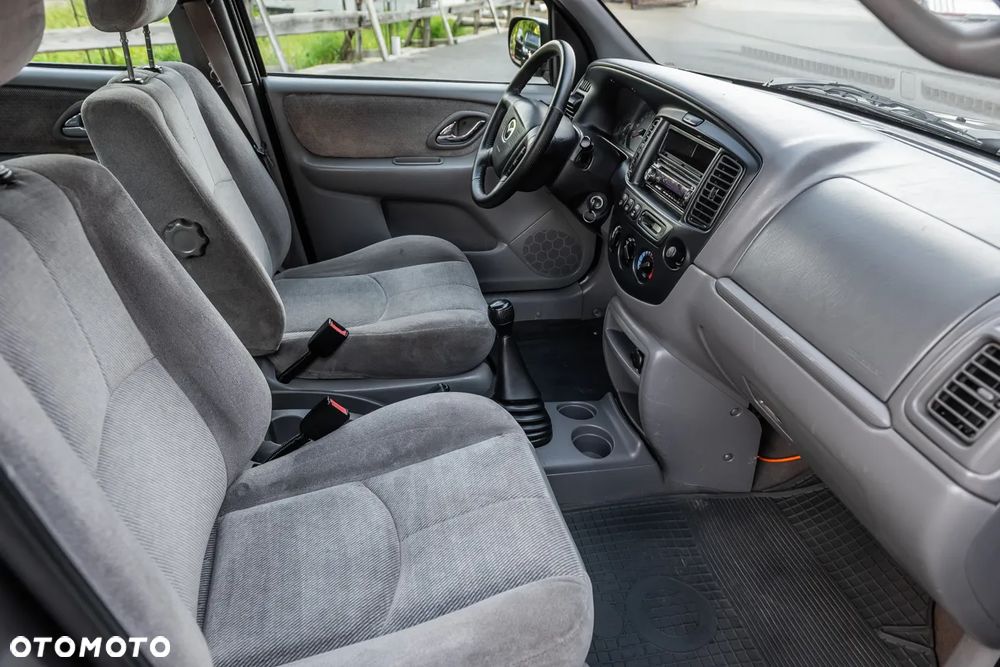 Mazda Tribute 4x4 Exclusive - 24